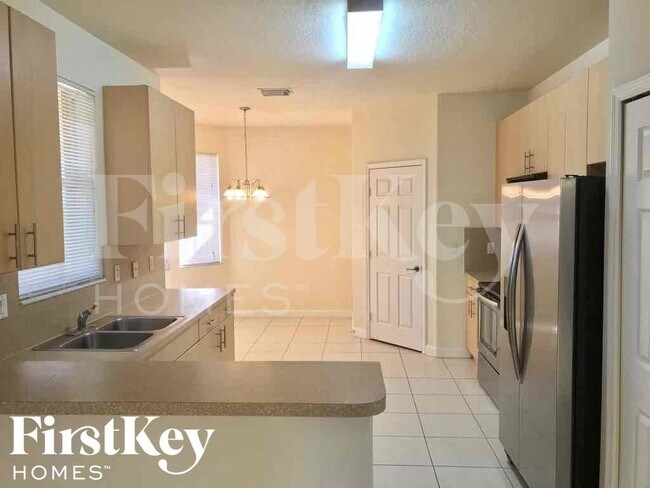 Building Photo - 11912 SW 126th Ln