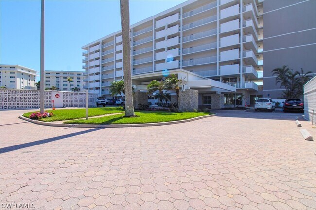 Building Photo - 3443 Gulf Shore Blvd N