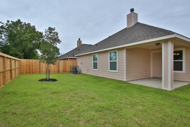 Building Photo - 8005 Woodward St