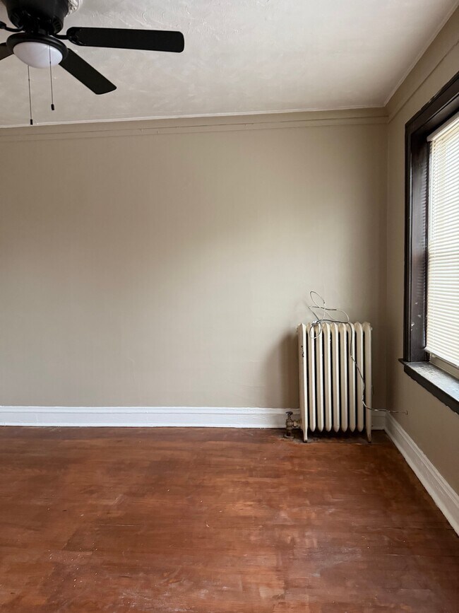 Building Photo - 8304 S Paulina St