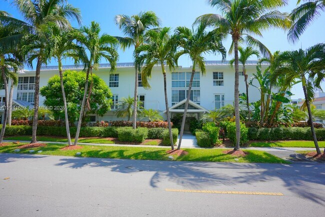 Building Photo - 290 Sunrise Dr