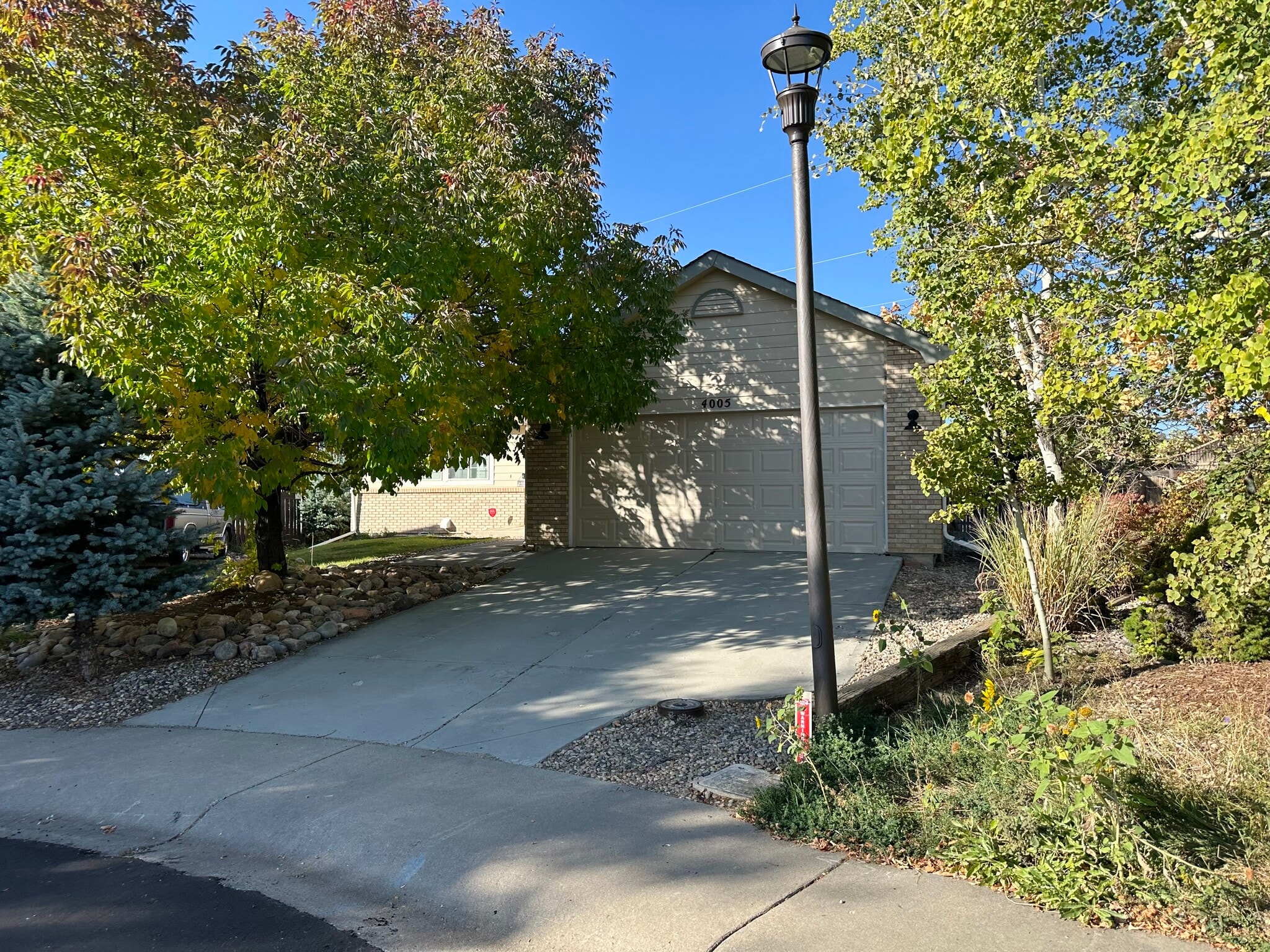 Building Photo - 4005 Cotopaxi Dr