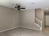 Building Photo - 3 Bedroom townhome in Mountains Edge