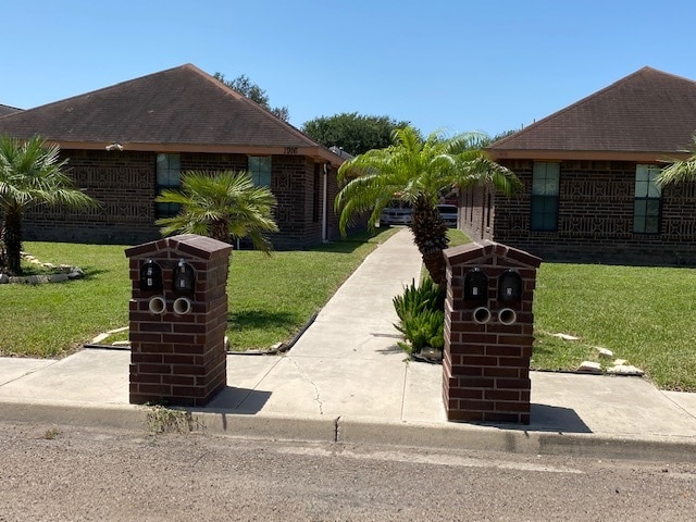 Building Photo - 1916 Agua Fina Ave