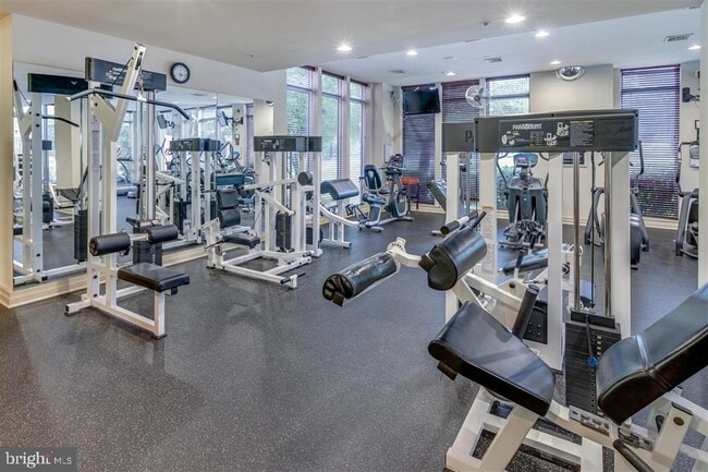 Building Photo - 2791 Centerboro Dr