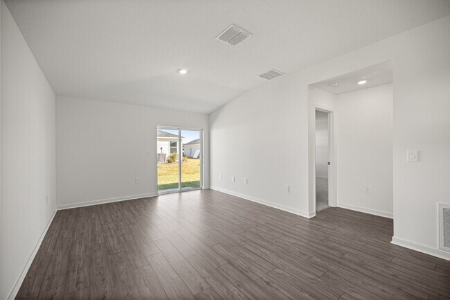 Building Photo - 3 Bedroom Home in NE Ocala – Available Early September!