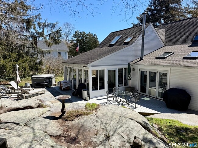 Building Photo - 509 Boston Post Rd