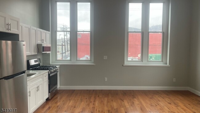 Building Photo - 38 Mill St