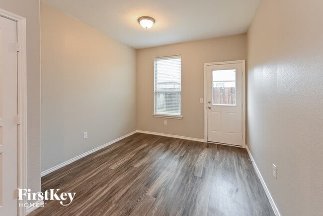 Building Photo - 14711 Myrtle Point Dr