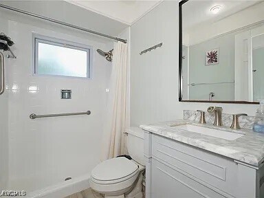 Building Photo - 4240 SE 3rd Ave