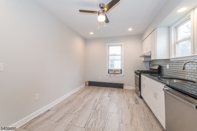 Building Photo - 72 Claremont Ave