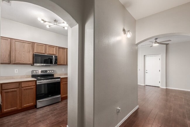 Building Photo - 3012 S 101st Dr