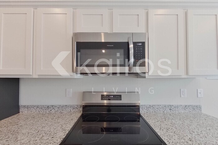 Building Photo - 2477 Banyon Cir