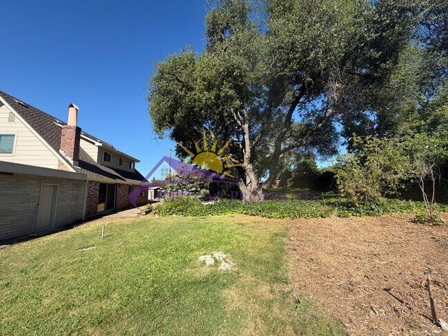 Building Photo - 3 Bed 2.5 Bath 2,027 sqft Fair Oaks Home with bonus office