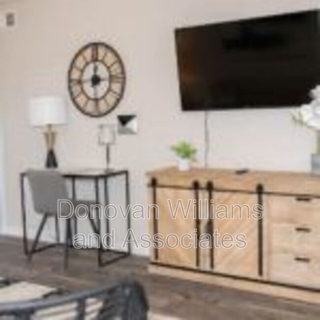 Building Photo - 2207 Kilborne Dr