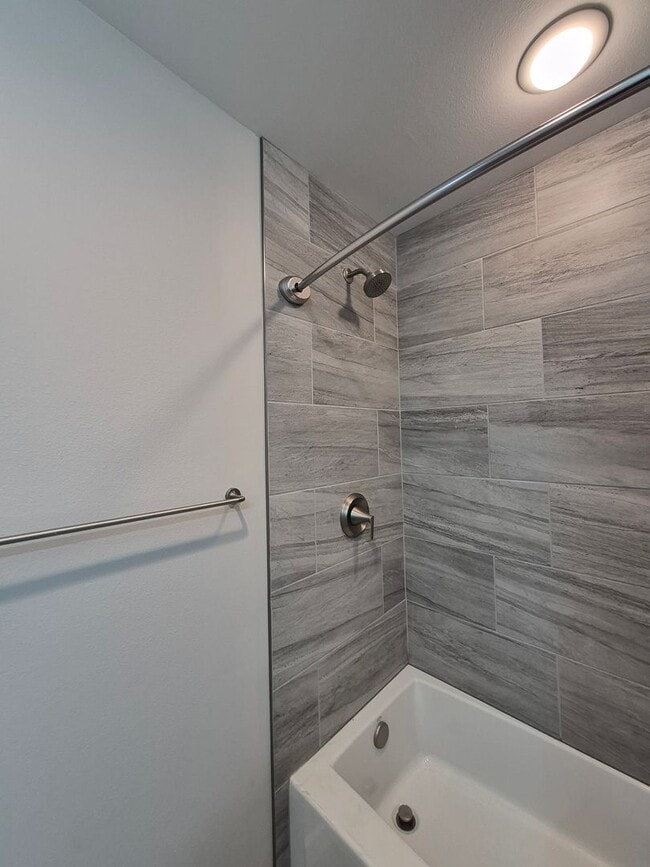 Building Photo - Beautiful Westwind #23