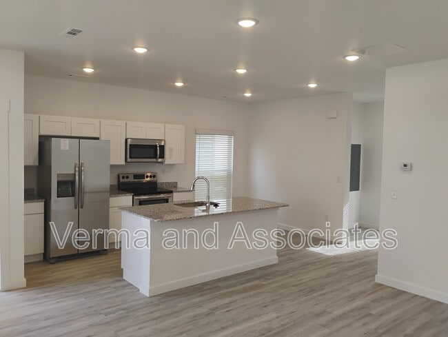 Building Photo - 841 Ventnor Ave