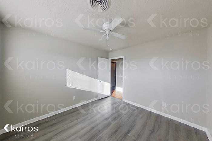 Building Photo - 2813 James Louis Dr