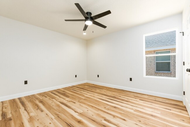 Building Photo - 116 Chisum