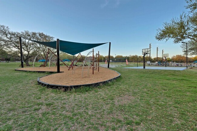 Building Photo - 10820 Sky Rock Dr
