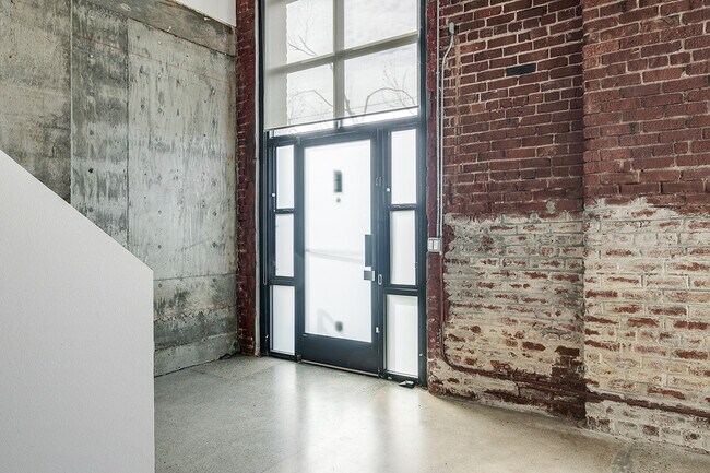 Building Photo - 701 Minnesota St