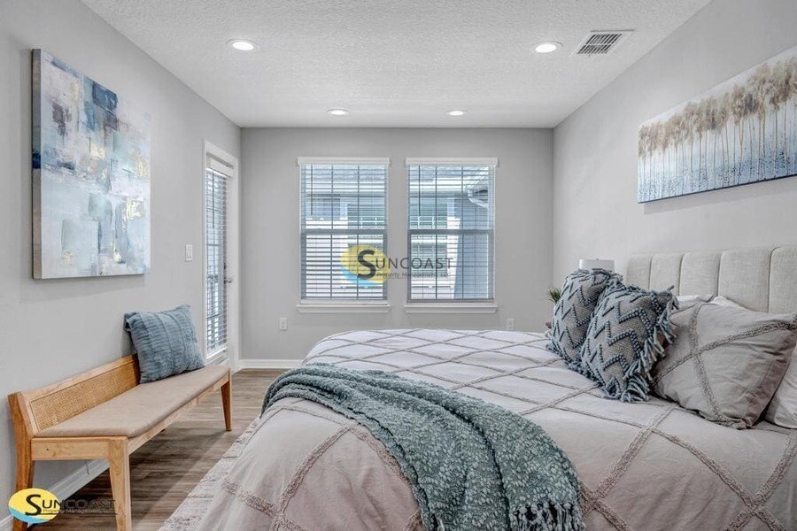 Building Photo - 3821 SW 43rd Ct