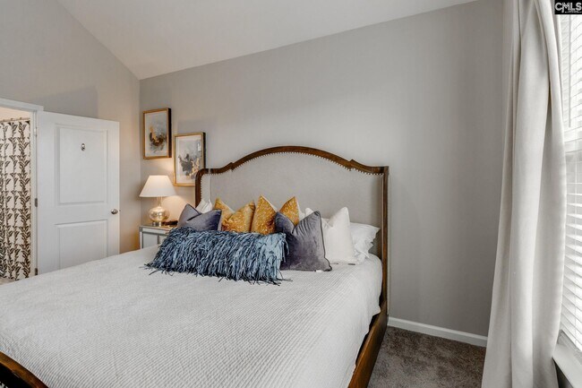 Building Photo - 1453 Ardennes Dr