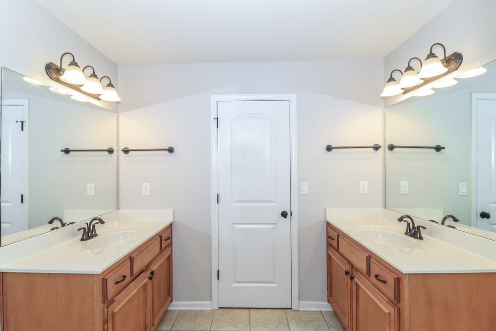 Building Photo - 30 Whispering Creek Dr