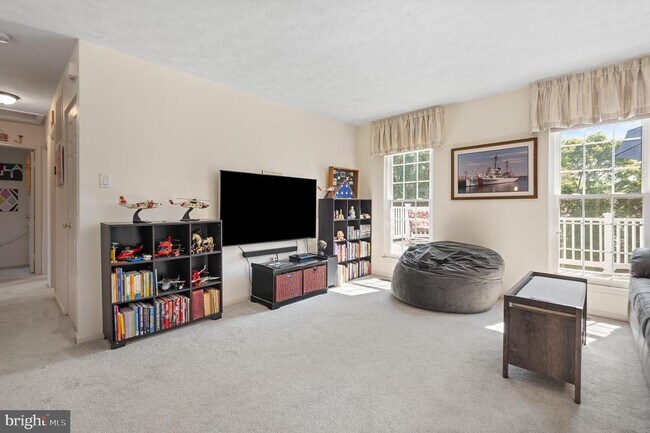 Building Photo - 1615 Spottsworth Way