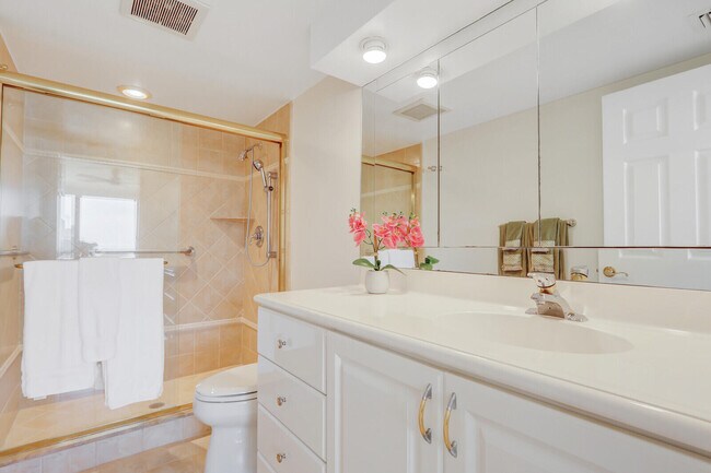 Building Photo - 4000 N Ocean Dr