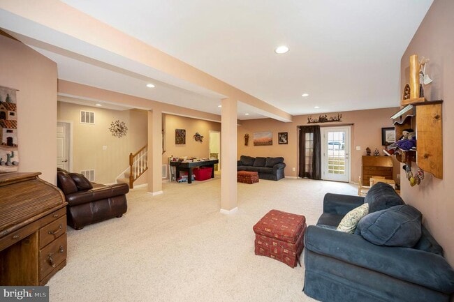 Building Photo - 7519 Edington Dr