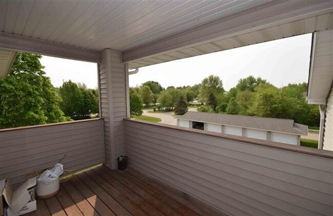 Building Photo - AUGUST 1ST, 2026.  2 Bedroom condominium on Iowa City West Side