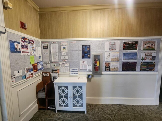 Building Photo - 24921 Pine Hill