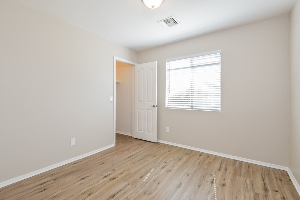 Building Photo - 6916 S Cottontail Run Ave