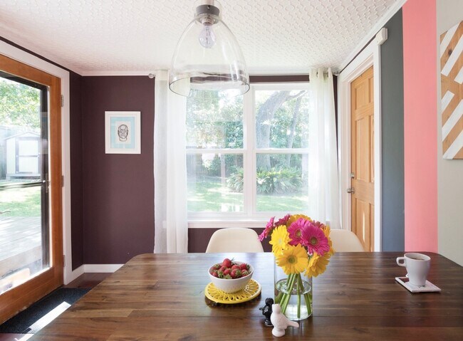 Dining room - 1201 W Oltorf St