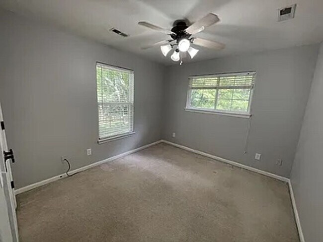 Building Photo - Here is your chance for a fancy 4 bedroom,...