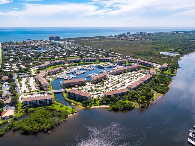 Building Photo - 2301 Marina Isle Way