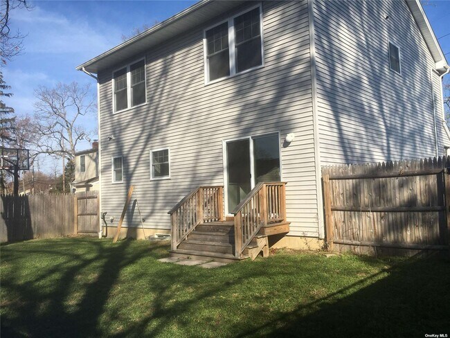 Building Photo - 1033 Park Ave