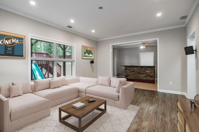 Building Photo - 3687 Vine Spgs