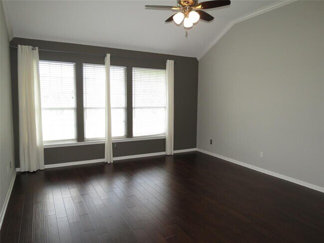 Building Photo - 4008 Sable Oaks Dr