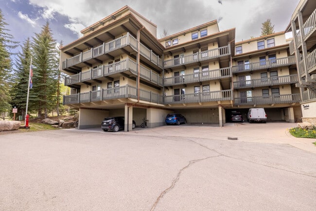 Building Photo - 70 Gallun Ln