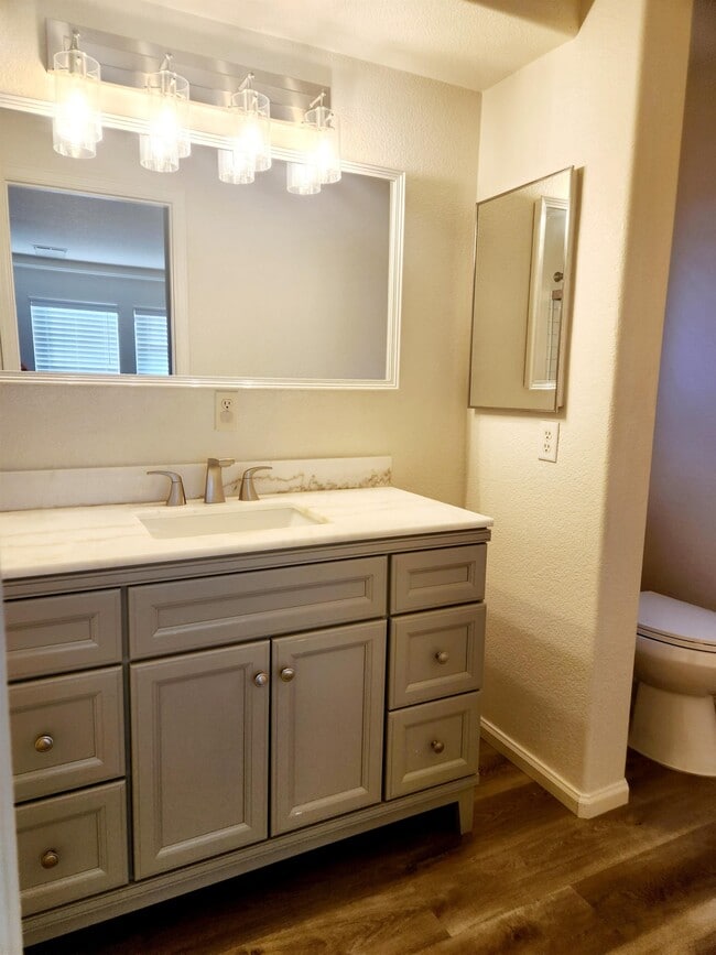 Building Photo - 9779 Mayfair St