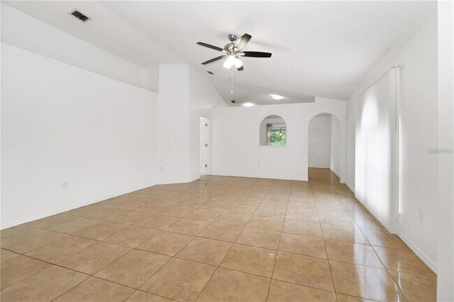 Building Photo - 10437 Opus Dr