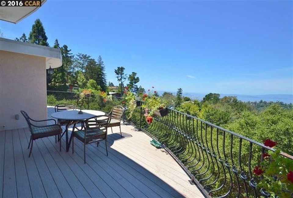 Patio - 7285 Snake Rd