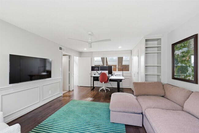 Building Photo - 2310 Steel St