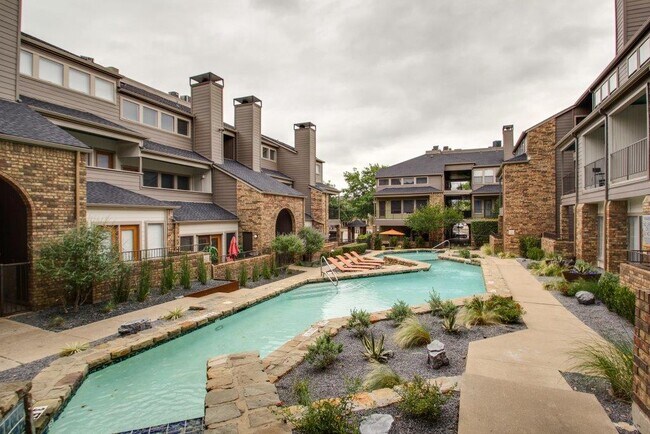 Building Photo - 5201 Thistle Dr