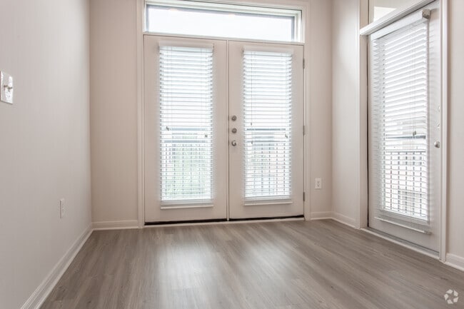 1 BR, 1 BA - 888 SF - Monaco - Camden Plaza