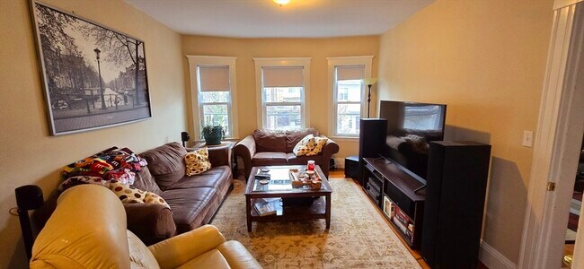 Building Photo - 58 Bristol Rd