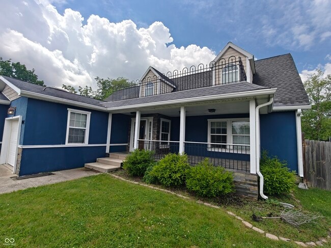 Building Photo - 802 Fern Dr