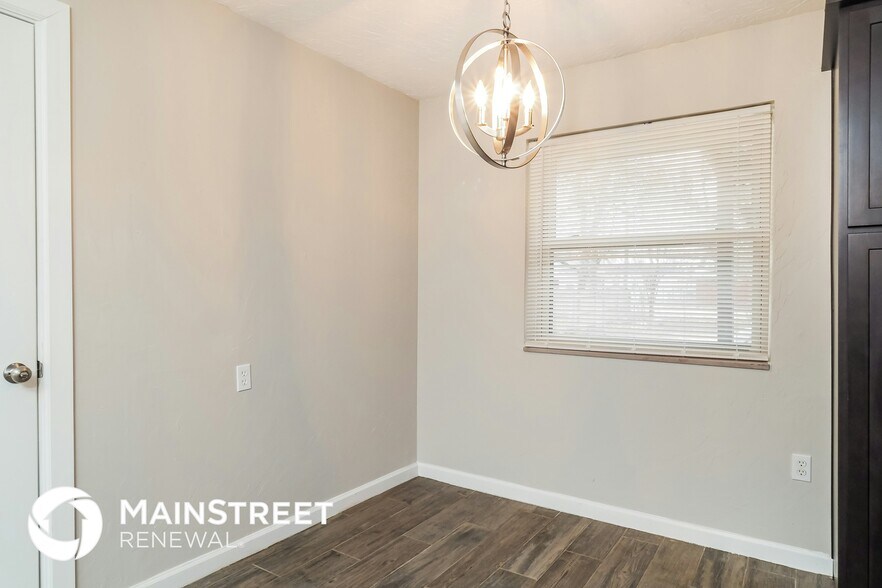 Building Photo - 6909 NW 59th St